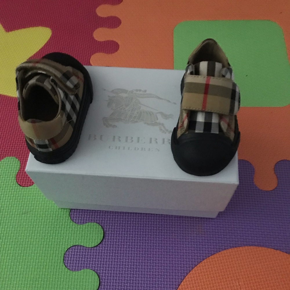 Vintage checkered Burberry sneaker